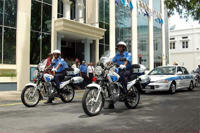 maldives_police2